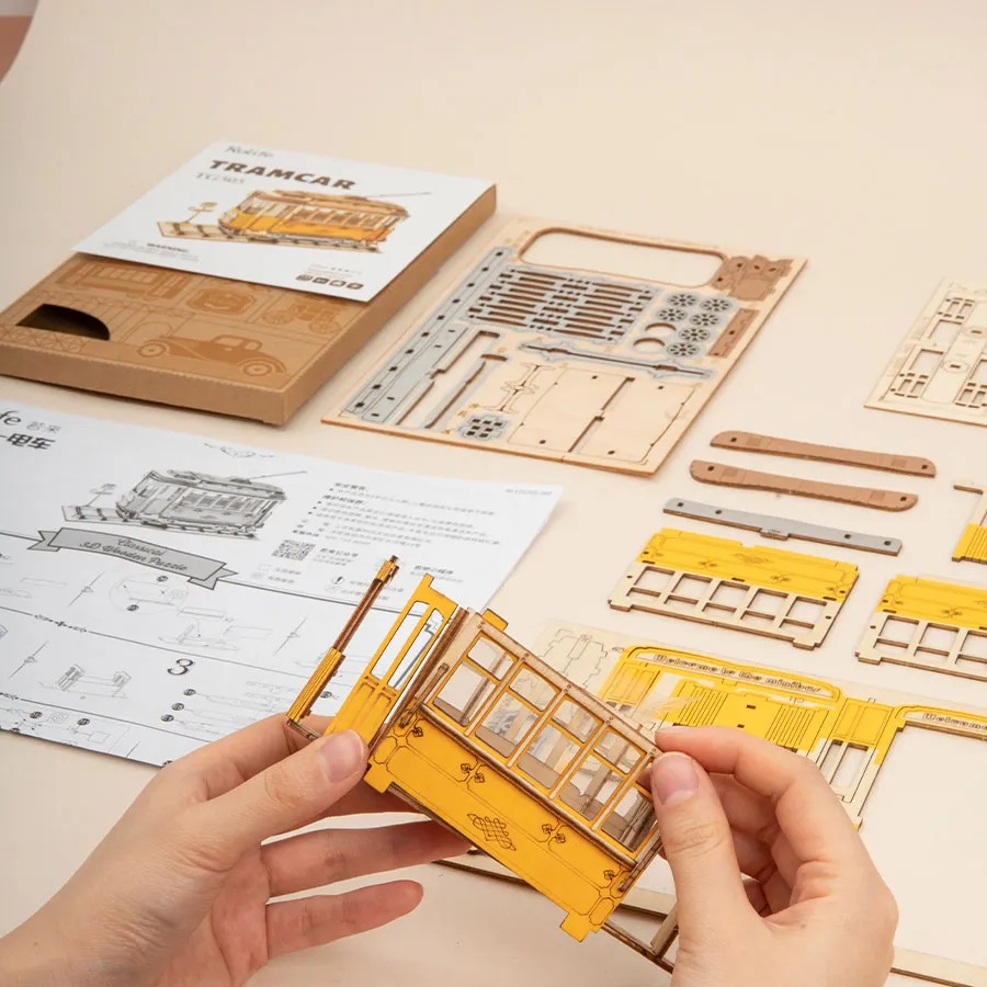 Puzzle 3D en bois RoboTime Tramway Historique – Image 7