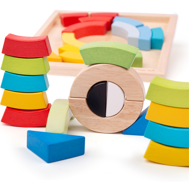 Bigjigs Toys Dřevěné skládací oblouky a trojúhelníky (obrázek 2)