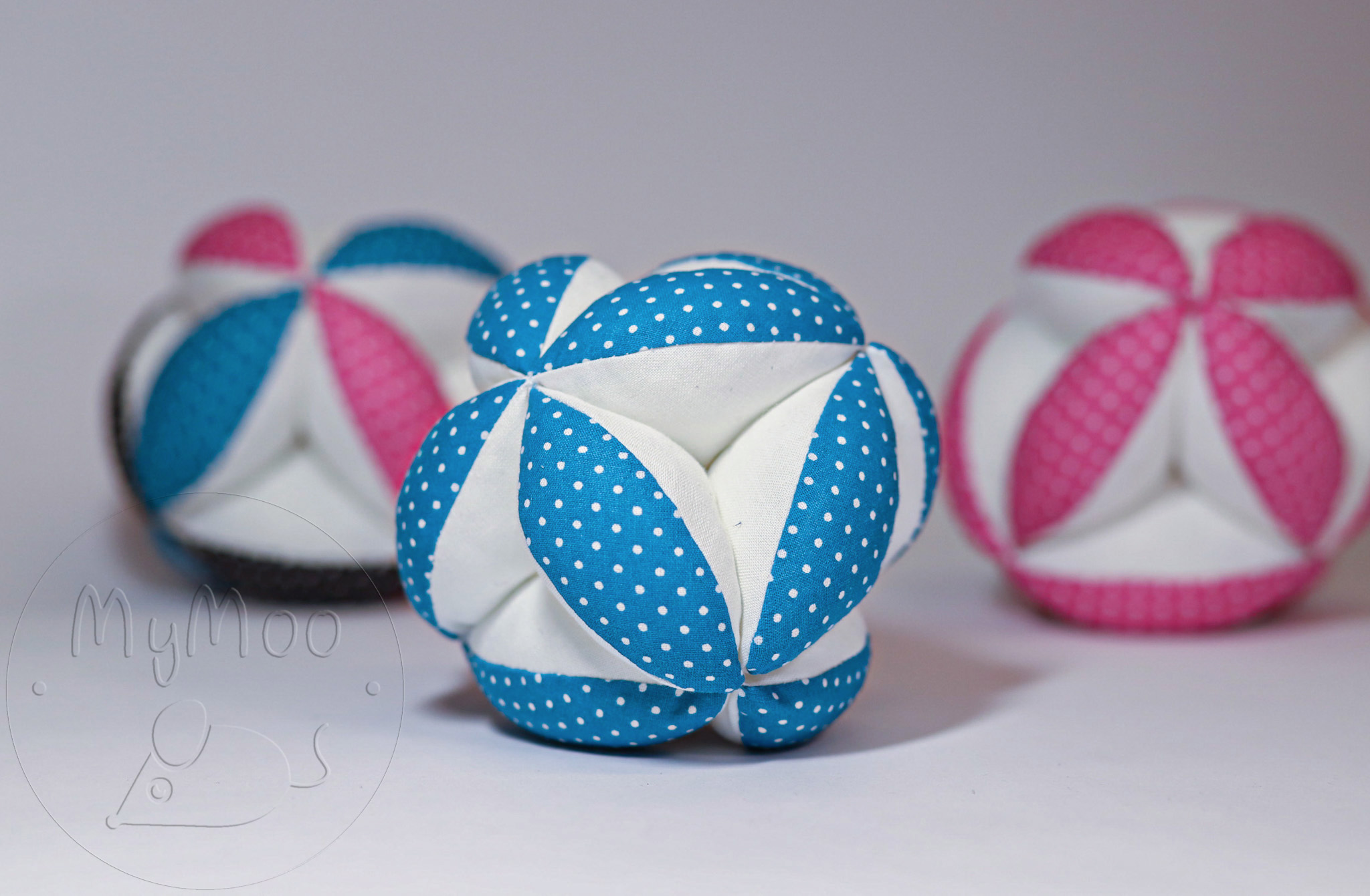 MyMoo Montessori Gripping Ball - Polka Dots/Turquoise,MyMoo Montessori Gripping Ball - Polka Dots/Turquoise