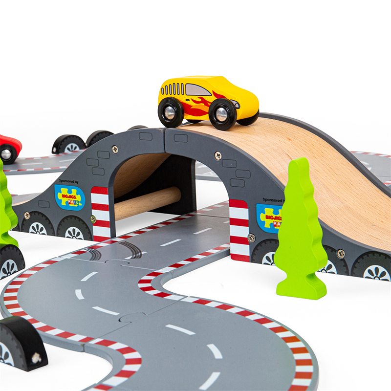 Bigjigs Rail Dřevěná autodráha závodní den (obrázek 4)