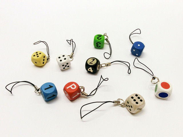 Detoa Brelok kostka kolorowa 1 szt.