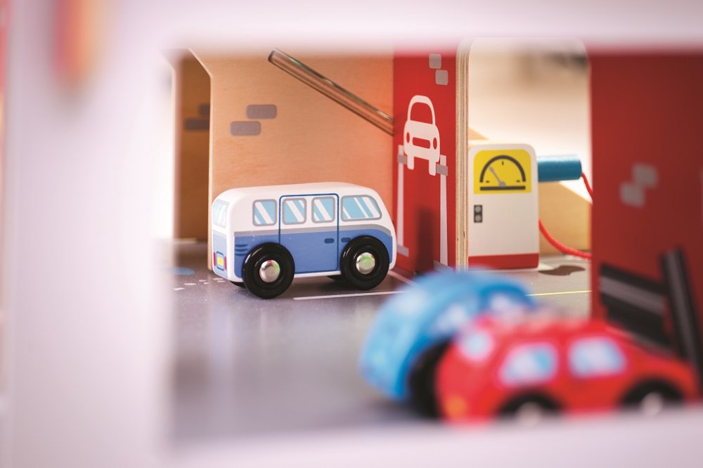 Bigjigs Toys Garáž s parkovištěm (obrázek 7)