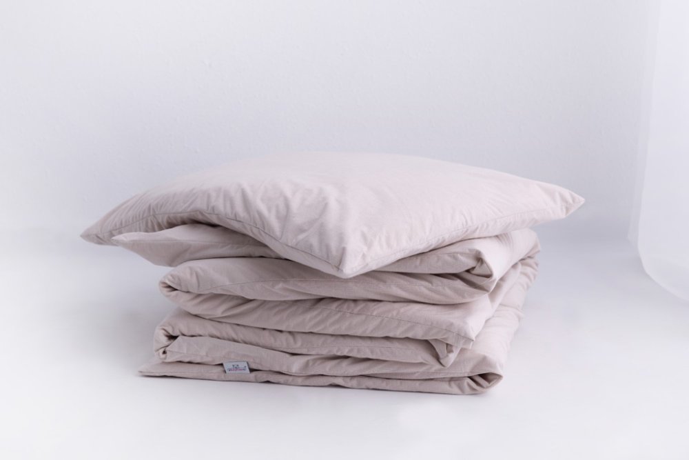 BABYMATEX Linge de lit 2 pièces imperméable beige 100 x 135 cm + 40 x 60 cm – Image 4