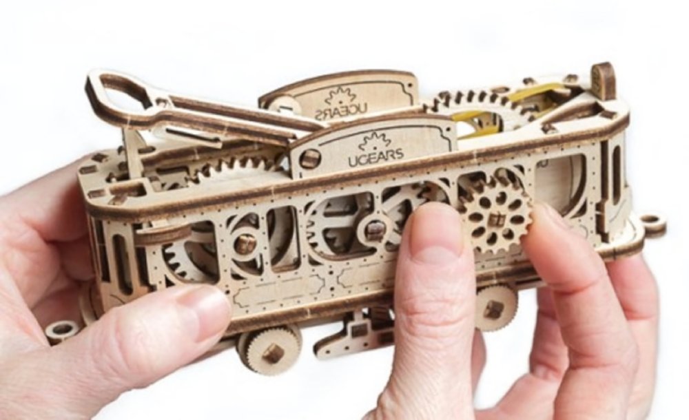 Ugears 3D puzzle de madera mecánico Mechanical Town línea de tranvía - Imagen 3