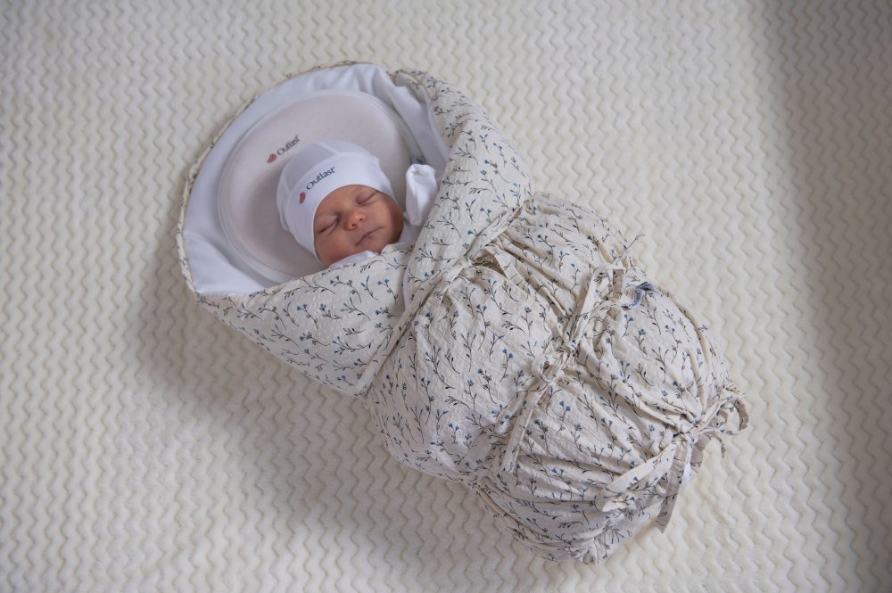 ANGEL betűzős, kemény hátú pólya - Outlast® - krémszínű, feketéskék ágacskák - Image 5