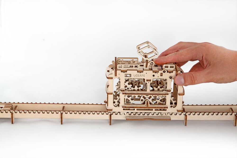 Puzzle mécanique en bois 3D Ugears Téléphérique avec rails – Image 4