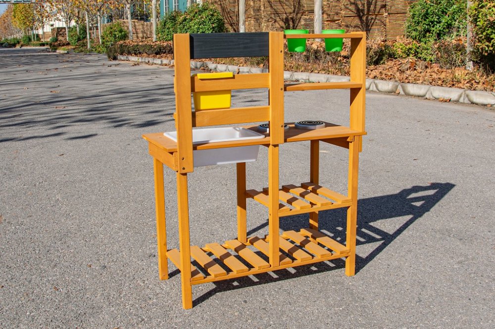 2Kids Toys Dřevěná zahradní kuchyňka s dřezem (obrázek 5)