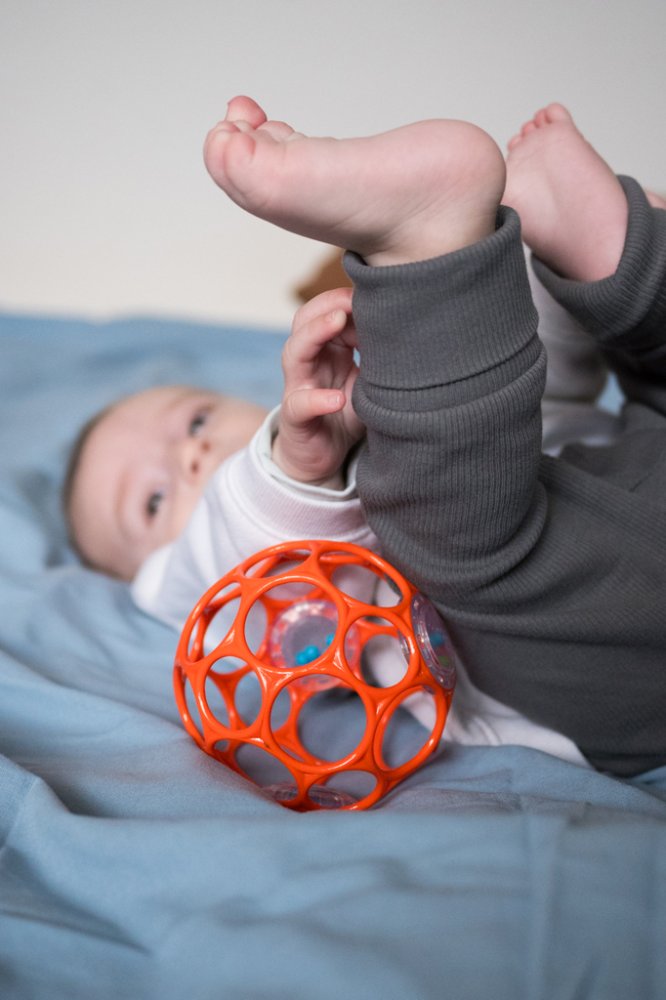 OBALL Hračka Oball RATTLE 10 cm 0m+ orange + 50 ml Aquaint (obrázek 11)