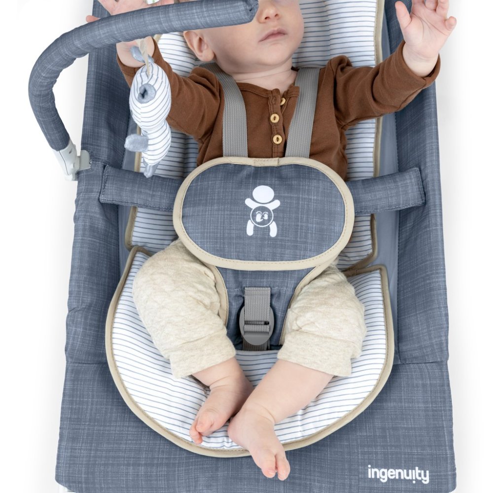 INGENUITY Massagestoel Trilt Met Happy Belly™ Rock-to-Bounce Melodie - Chambray 0m+ Tot 9kg