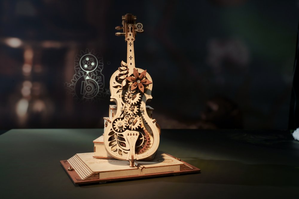 RoboTime 3D dřevěná skládačka hrací skříňky Kouzelné violoncello (mechanický pohon) (obrázek 9)