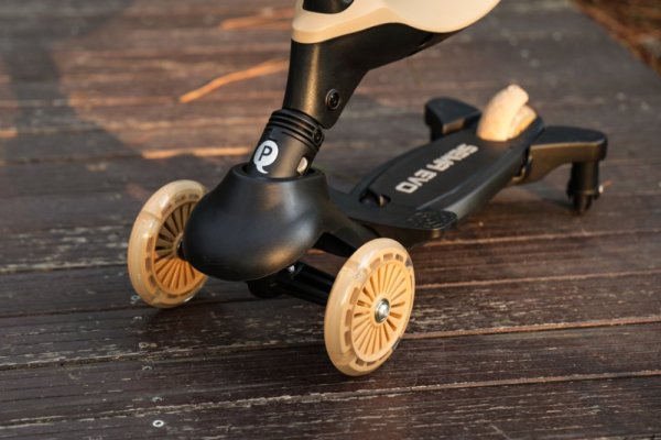 QPLAY Sema Evo Scooter/Balance Bike with LED Lights Khaki, ages 1-6 years, up to 50 kg