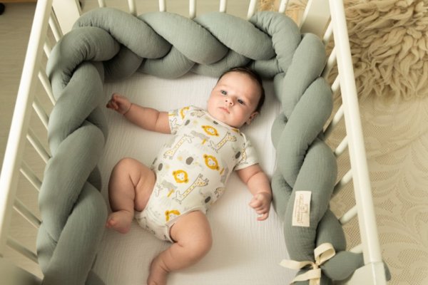 BABYMATEX Nestchen für Babybett Musselin geflochtenes Zopf - grün 200 cm