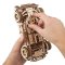 Ugears Puzle de madera mecánico 3D Coche de carreras a la deriva Cobra