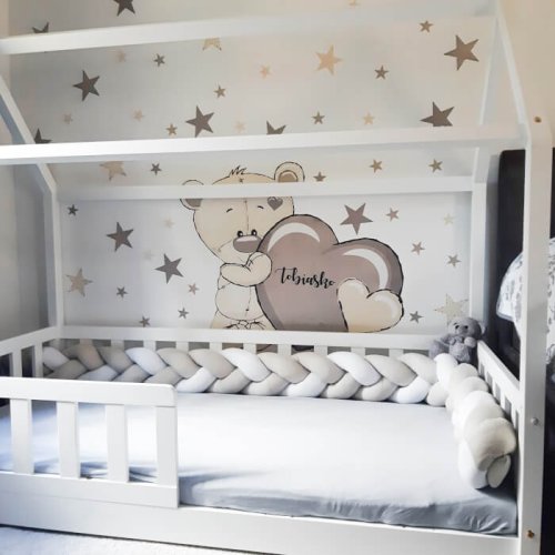 Wall sticker for children - Bear with a name and a cream heart