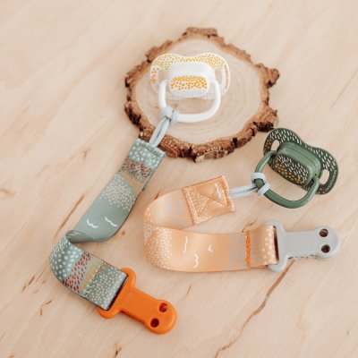 CANPOL BABIES Set aus symmetrischen Bergschnullern aus Silikon, 0–6 Monate, 2 Stück, grün