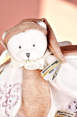 Doudou Coffret Cadeau Peluche Ours Câlin avec Bonnet 25 cm Rose