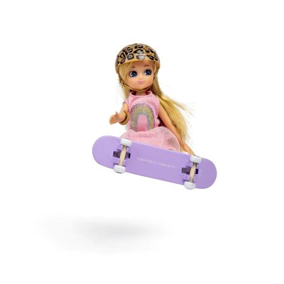 Păpușa Lottie skateboarder