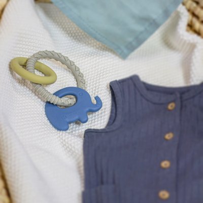 PETITE&MARS Kousátko silikonové Elefi Cute Blue 0m+