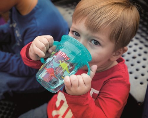 Caneca NUBY Tritan não fluida 360° com alças, 6 m+ azul