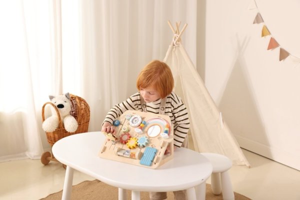 2Kids Toys Aktivitetsbräda Lejonets hus