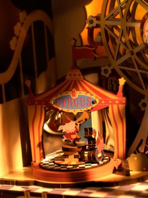 RoboTime 3D Holzpuzzle Spieluhr Karneval bei Sonnenuntergang