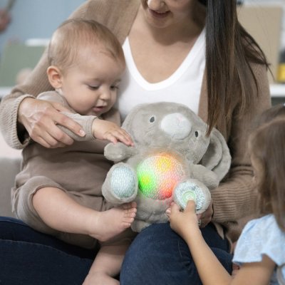 INGENUITY Plüschtier-Spieluhr mit Melodien Häschen Sylvi™ 0m+