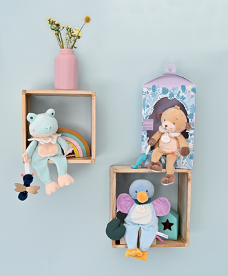 Set cadou Doudou - jucărie de pluș broască cu libelulă 27 cm