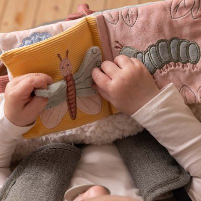 LITTLE DUTCH Knížka závěsná plyšová Květiny a motýli