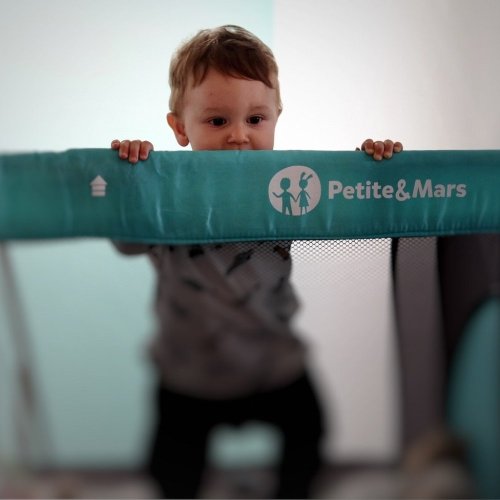 PETITE&MARS utazóágy Koot - Oroszlánszürke + Hooty 3 az 1-ben hordozható projektor 0 m+