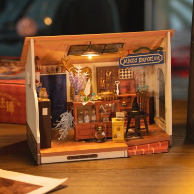 RoboTime Puzzle 3D din lemn Miniatură căsuță Magazin de magie