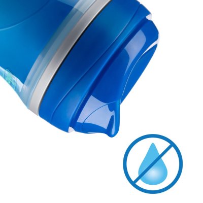 Kubek termiczny CHICCO Active z napojem 266 ml niebieski, gwiazdki 14m+