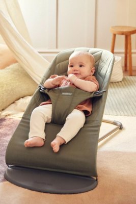 BABYBJÖRN Babywippe Bliss Dark Green Woven Petal, dunkelgraues Gestell