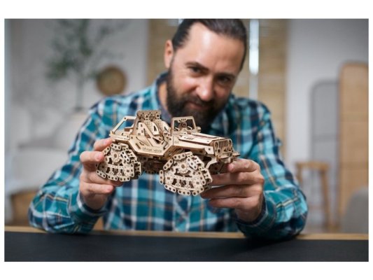 Ugears Drewniane Puzzle Mechaniczne 3D Pojazd terenowy gąsienicowy