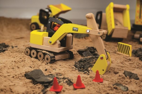 Tidlo Wooden Excavator with Bucket