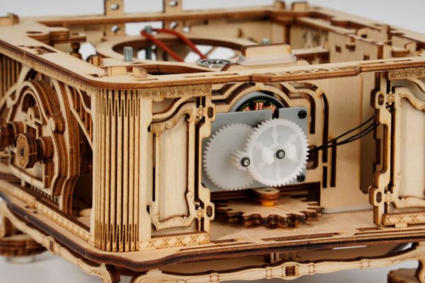 RoboTime 3D Puzle de madera mecánica tocadiscos (accionamiento eléctrico)