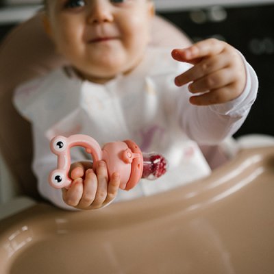 BABYONO Silikon-Schnuller zum Füttern von Frog Pink ab 6 Monaten