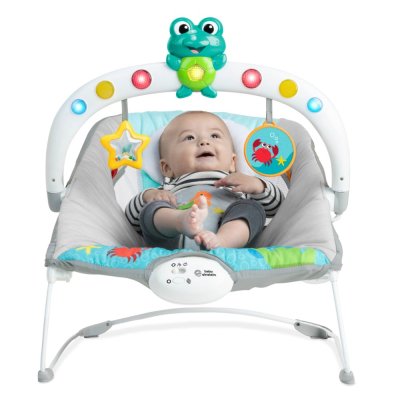 BABY EINSTEIN Musikwippe mit Vibration und Lichtern Kick to It Neptune bis  9 kg :: Monkey Mum