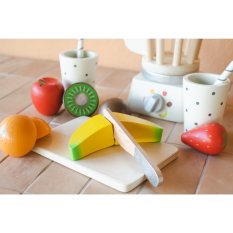 Dřevěný smoothie mixér s ovocem
