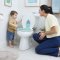 BRIGHT STARTS Toilettensitzverkleinerer zum Aufkleben Flip & Sit™ STITCH™ 18m+, bis 23kg