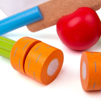 Bigjigs Toys Verduras de madera para cortar con gorro