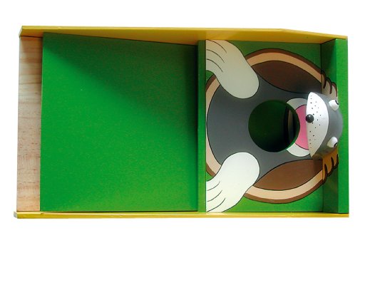 small foot Minigolf pazzo con talpa bocca aperta