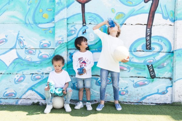 NUBY Nicht fließender Becher mit faltbarem Strohhalm und 360 ml, 12 m+ blau