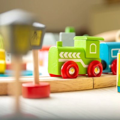 Bigjigs Rail Caminho de Ferro de Madeira Cidade e Aldeia 91 Peças