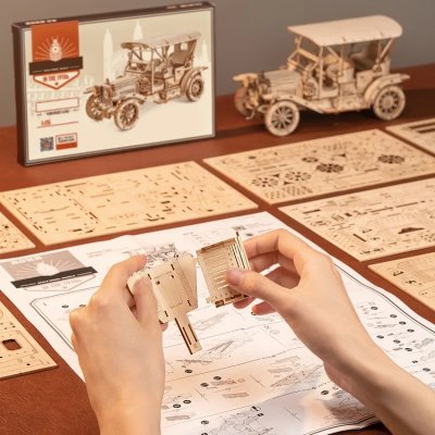 RoboTime Drewniane Mechaniczne Puzzle 3D Zabytkowy Samochód