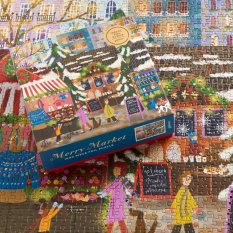 Galison Folija puzzle Joy Laforme Božični trgi 1000 kosov