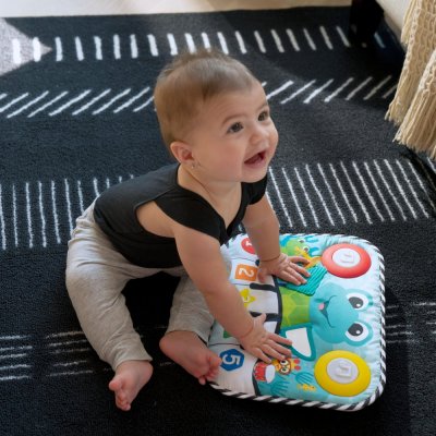 BABY EINSTEIN Multifunktionales 2-in-1 Klavier Neptune's Kick & Explore™ 0m+