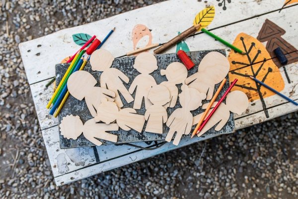 BeWooden Maluj i obrysowuj - Duża rodzina 10 szt.