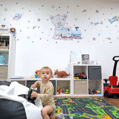 Wall sticker for boys - Bear and a train