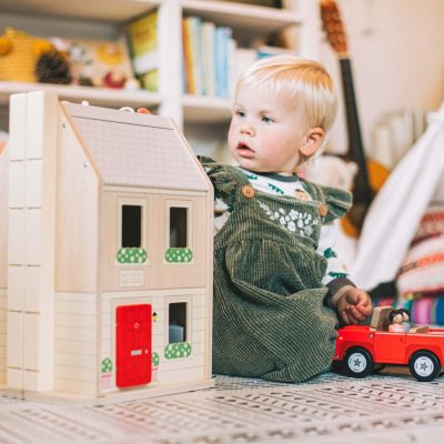 Bigjigs Toys Aufklappbares Puppenhaus mit Zubehör