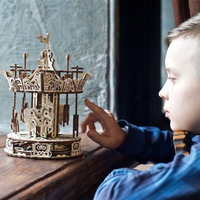 Ugears Puzzle 3D in legno meccanico Giostra